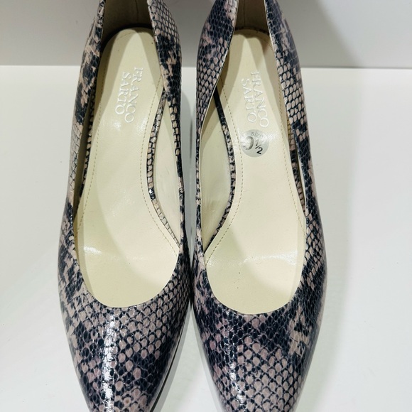 Franco Sarto Gray Black Patent Leather Pointed Toe Kitten Heels Size 9.5 - Picture 2 of 5